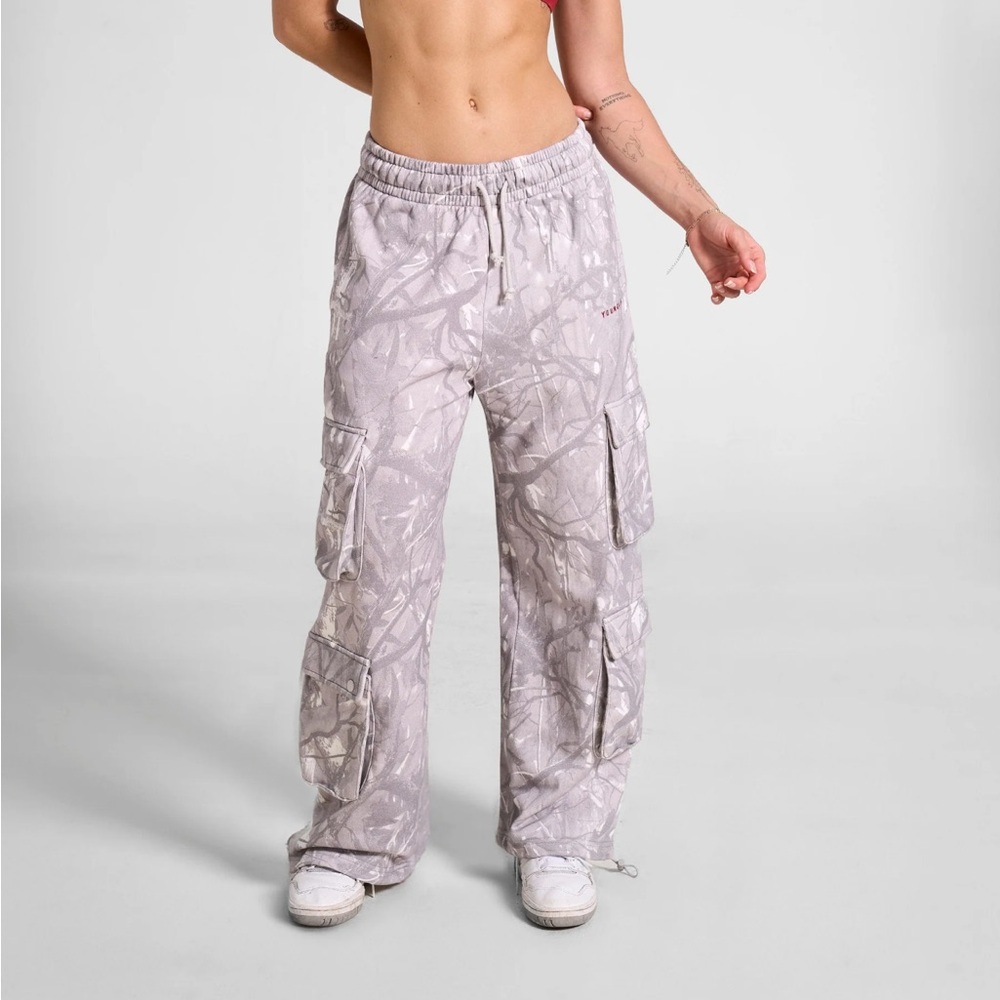 Women's grey camo hunting season cargo joggers